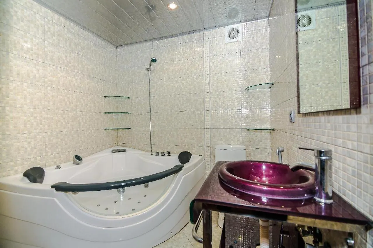 Apartment On Jale Plaza Bakú