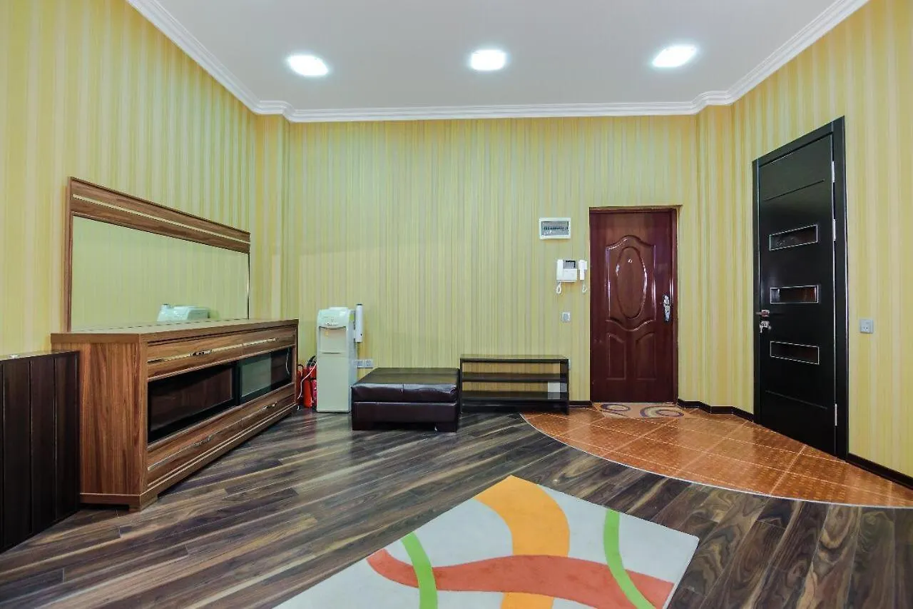Apartment On Jale Plaza Bakú